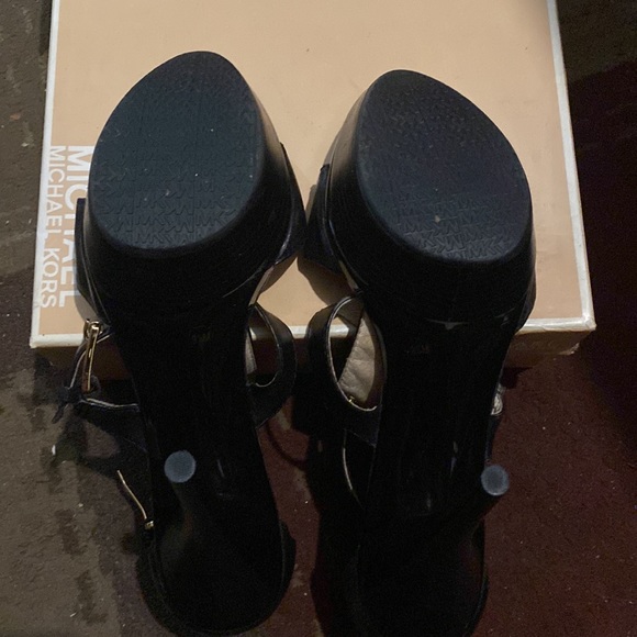 Brand new Michael Kors platform sandals - Picture 3 of 5
